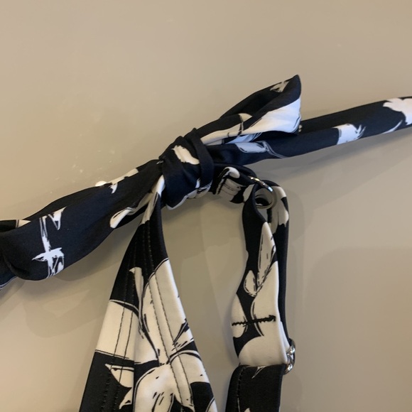 Glowbeam 1 Piece Ruched Black and White Swimsuit Size 1X Tummy Control NWT - Picture 14 of 15